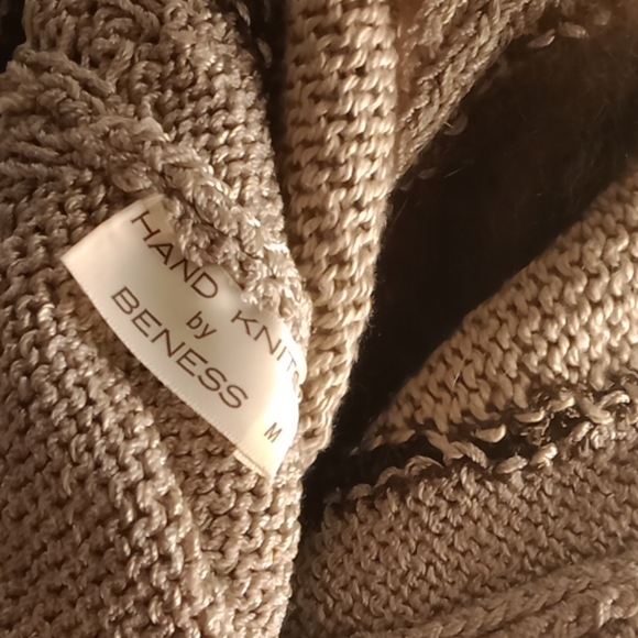 Hand Knits by Beness Cashmere, wool,& fur  Sweater - Picture 5 of 6